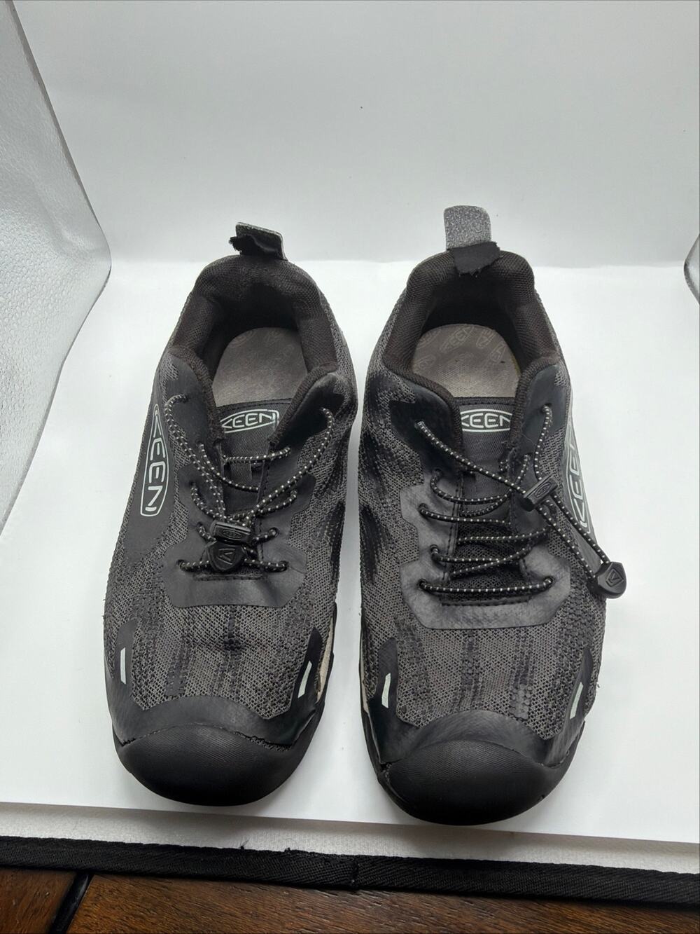 KEEN Black Gray Low Top Lace-Up Athletic Sneaker Rubber Sole Size 5